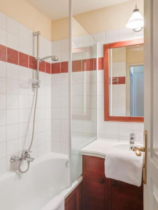 1-Appt Avec Piscine A St-Jean Pays-Basque Appartement Uhart-Cize Buitenkant foto